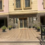 مشرفة الخير غرفة وصالة