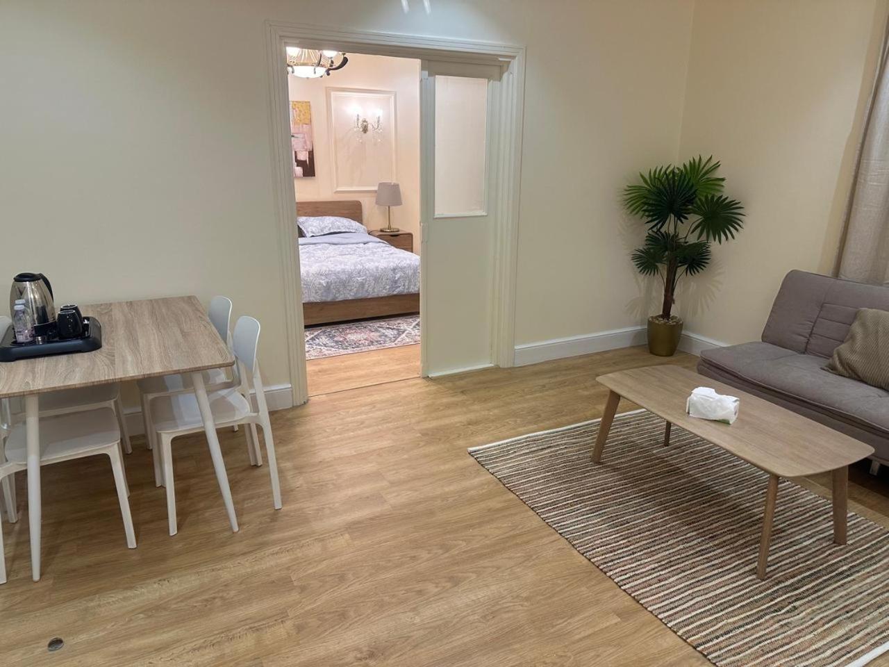 مشرفة الخير غرفة وصالة Appartement *